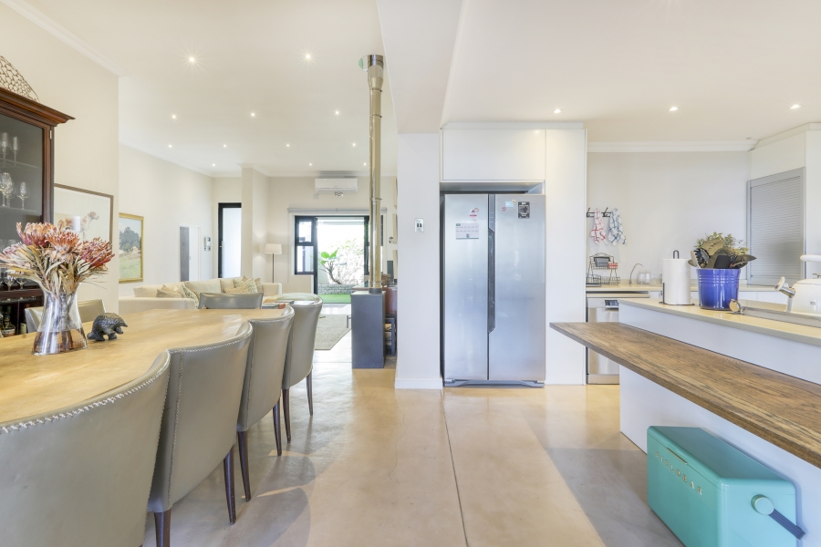 2 Bedroom Property for Sale in Green Point Western Cape